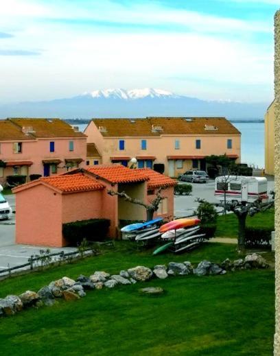 Exposé Plein Sud - Proche du Marché de Noël - Mezzanine pour les enfants - Terrasse extérieure avec Vue magnifique sur le Canigou - Espace jeux pour enfants Le Barcarès Esterno foto