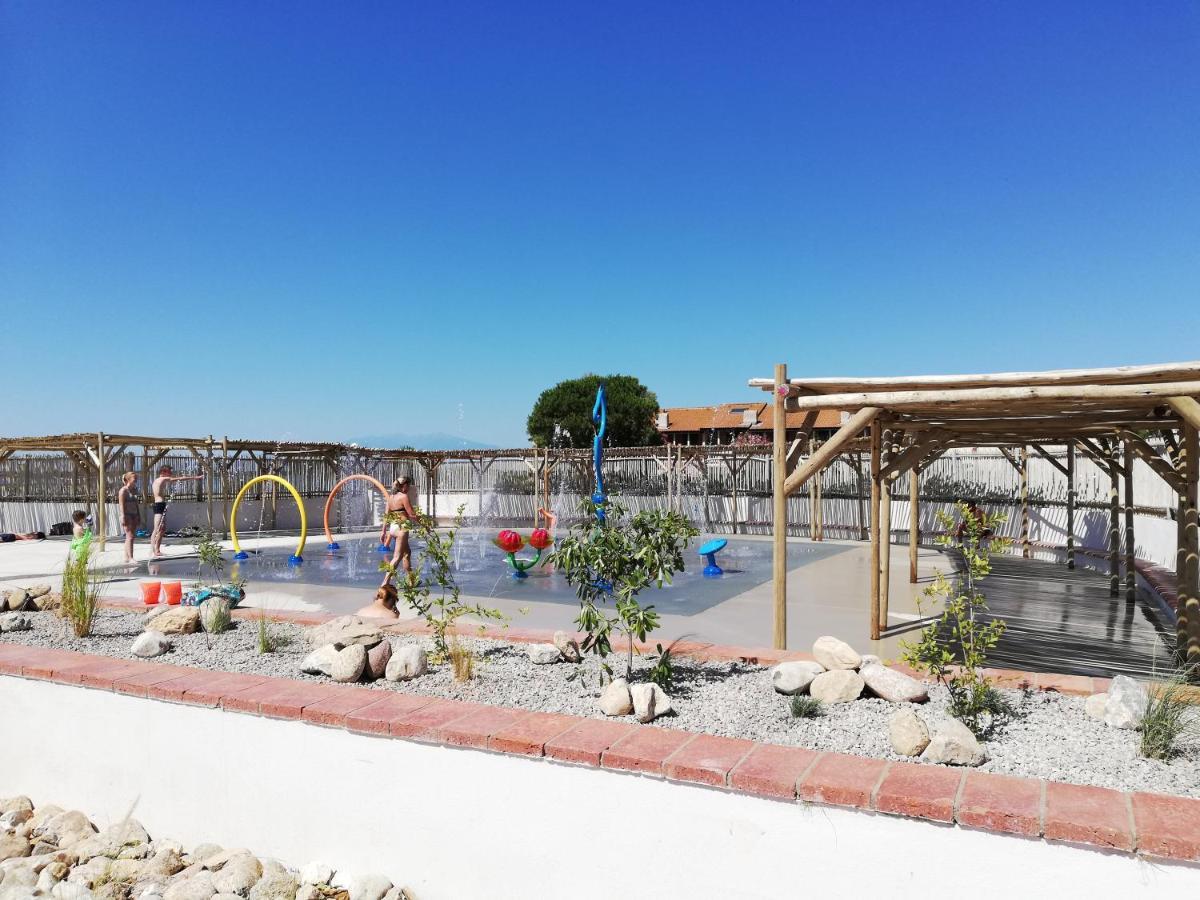 Exposé Plein Sud - Proche du Marché de Noël - Mezzanine pour les enfants - Terrasse extérieure avec Vue magnifique sur le Canigou - Espace jeux pour enfants Le Barcarès Esterno foto