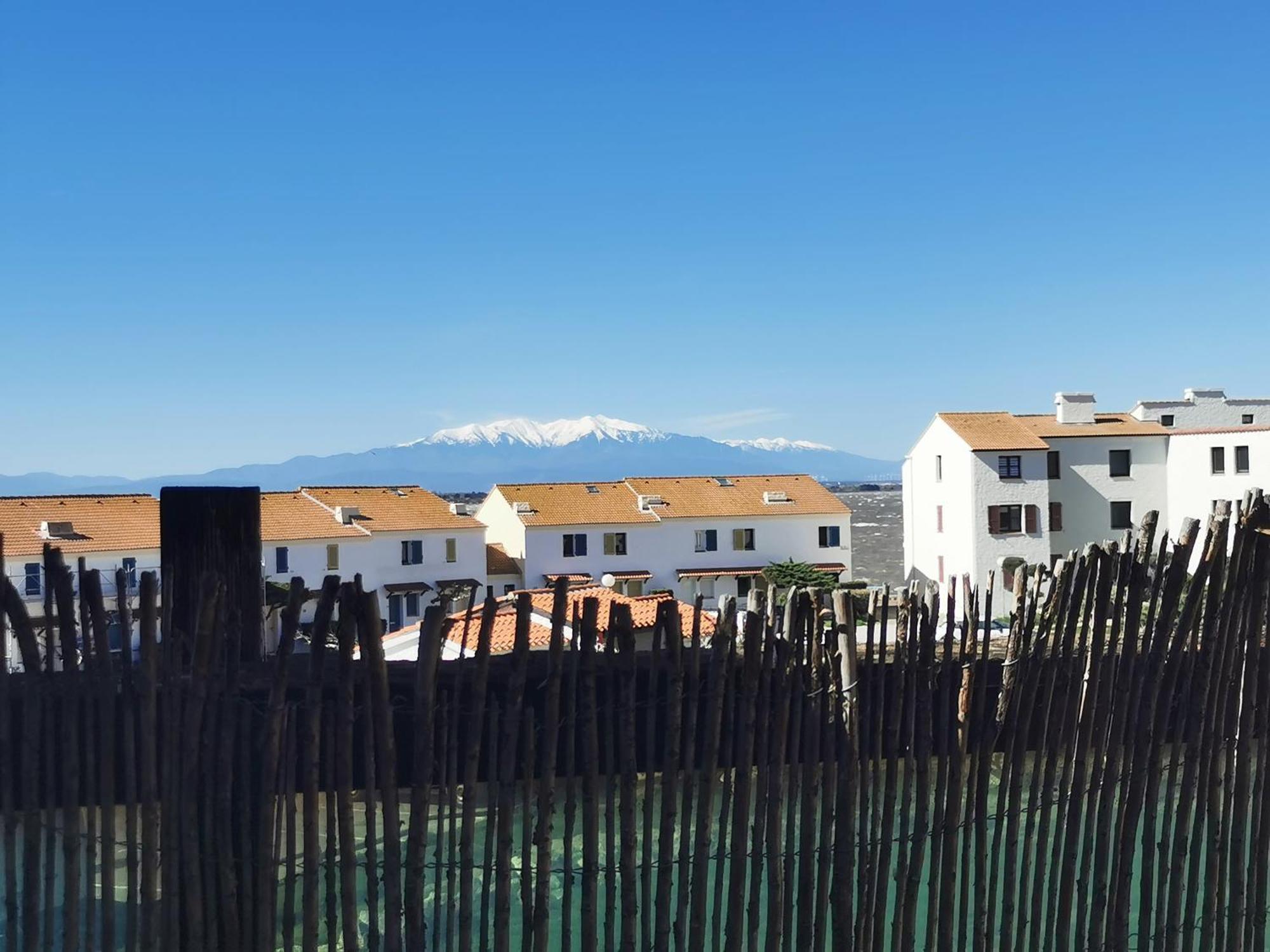 Exposé Plein Sud - Proche du Marché de Noël - Mezzanine pour les enfants - Terrasse extérieure avec Vue magnifique sur le Canigou - Espace jeux pour enfants Le Barcarès Esterno foto